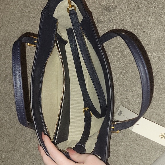 Emerson Small Tote - Picture 4 of 5